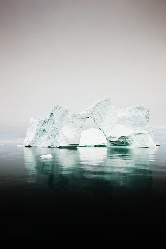 天然拱门北极冰山北极图片下载