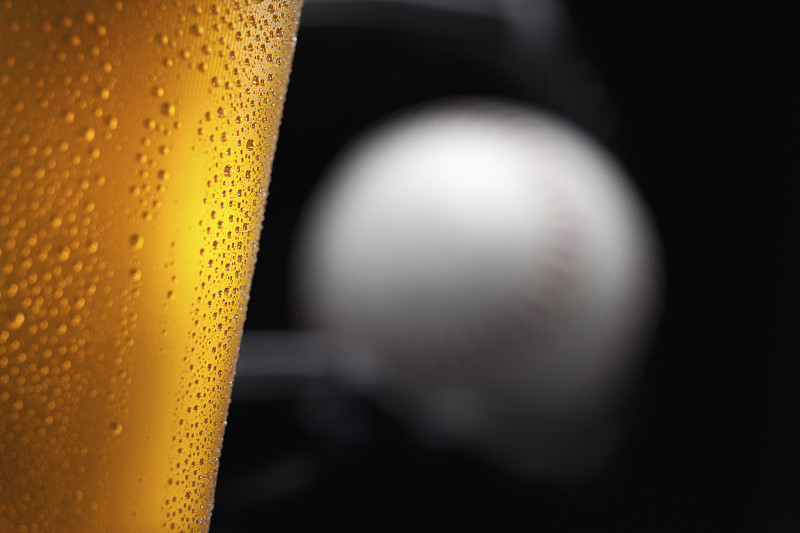 棒球和啤酒图片下载