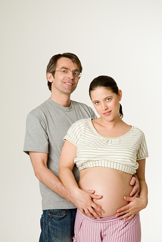 男人和孕妇图片下载