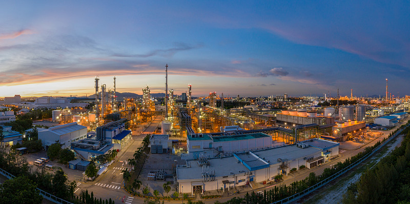 鸟瞰图炼油厂，炼油厂图片素材