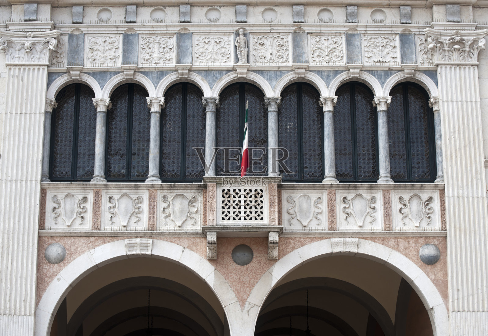 布雷西亚(伦巴第，意大利)，Loggia广场的历史建筑照片摄影图片