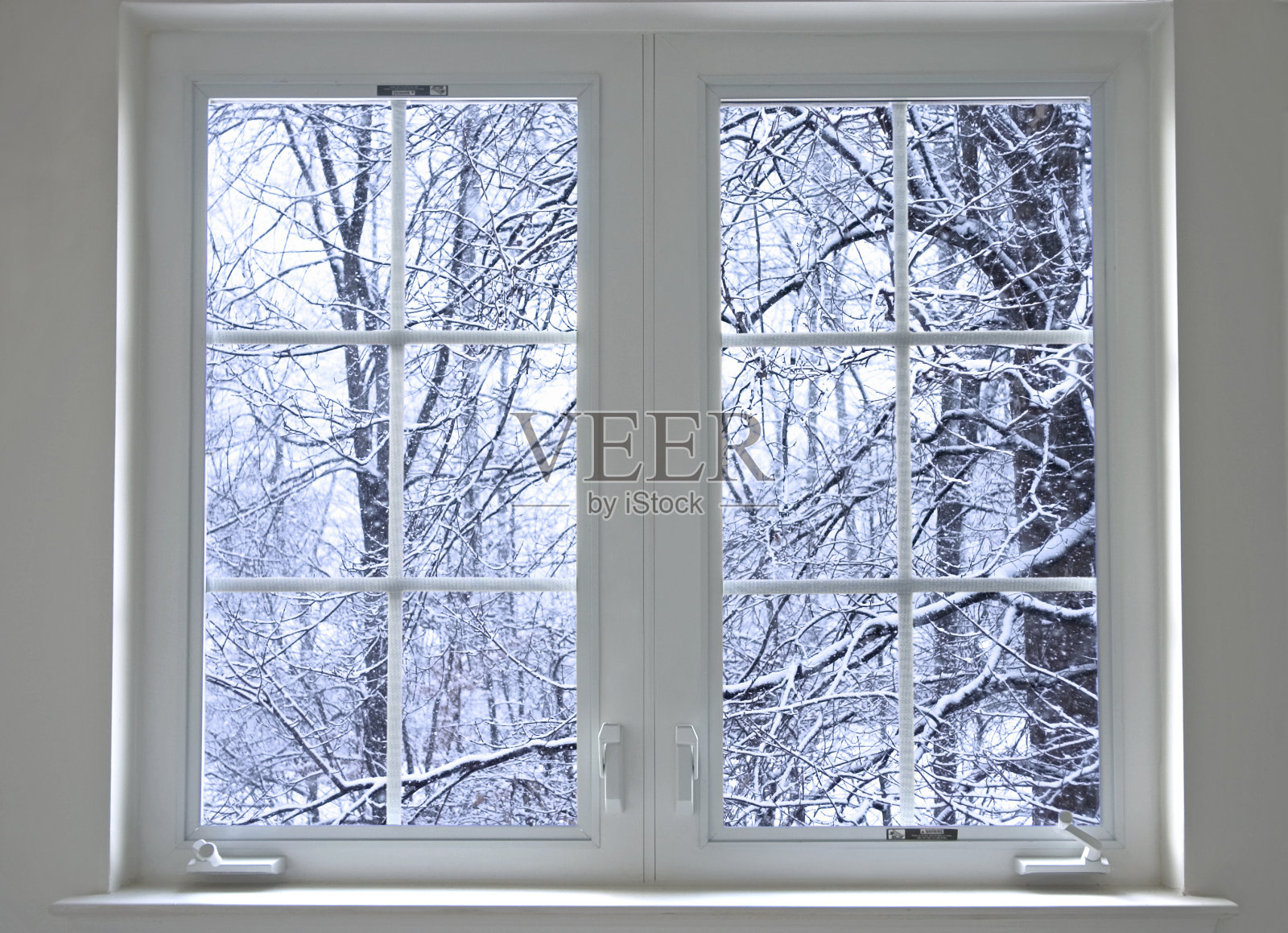 冬天的窗口照片摄影图片