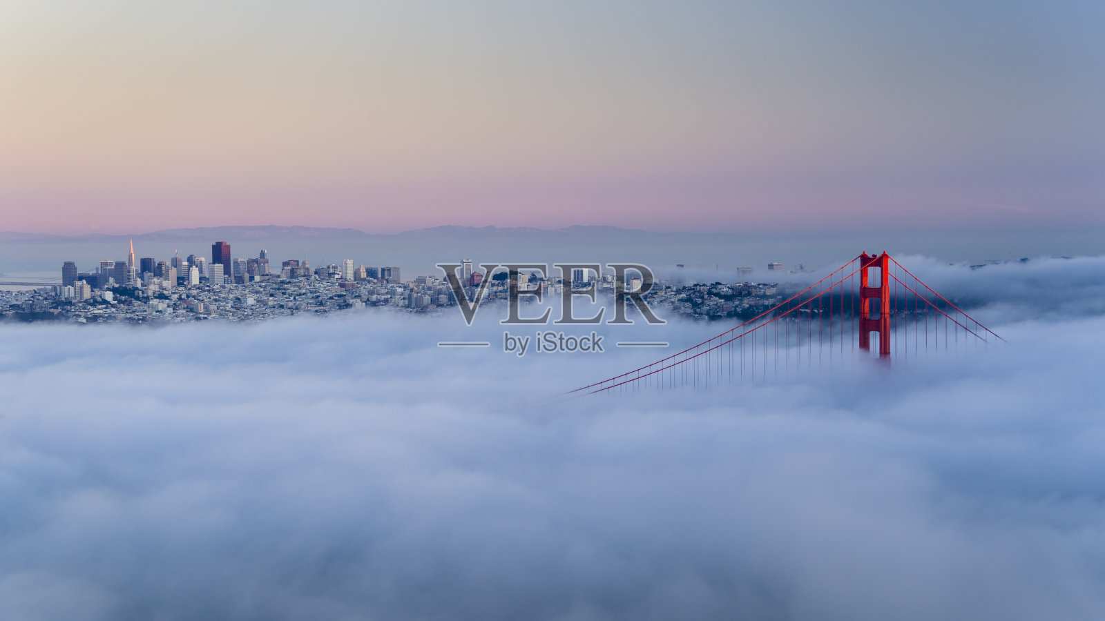 旧金山金门大桥上的云照片摄影图片