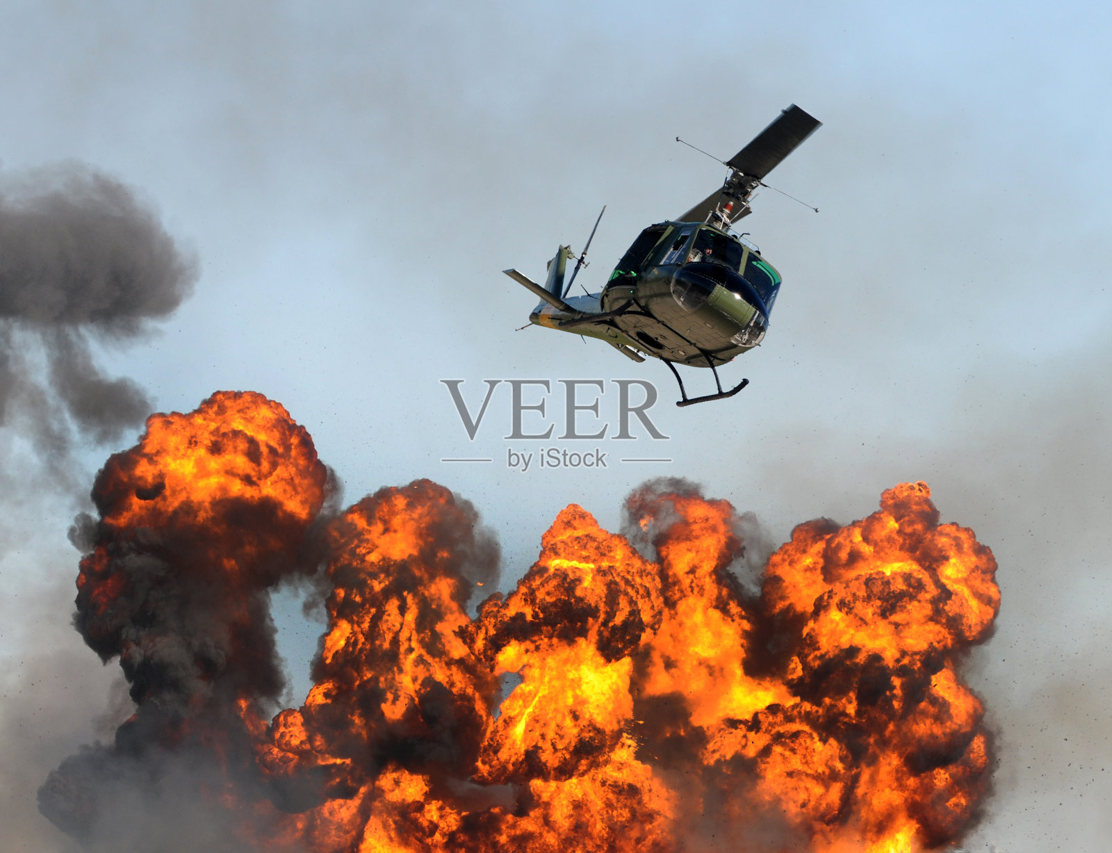 直升机在火照片摄影图片