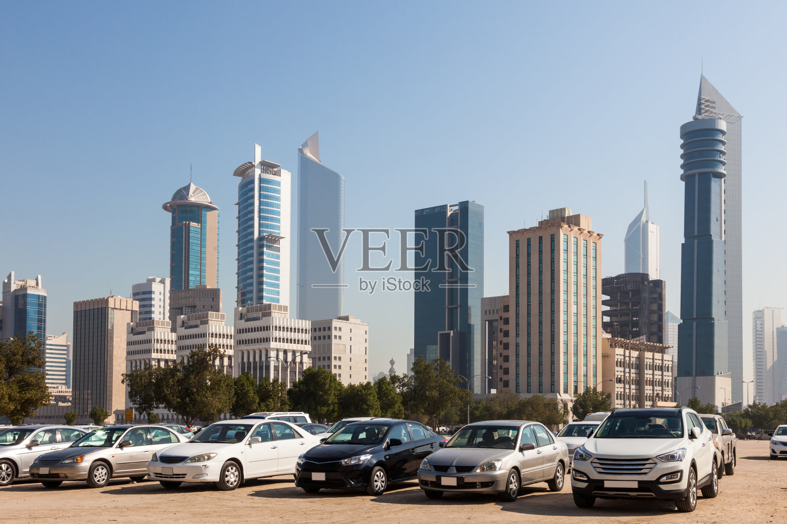 科威特城的停车场照片摄影图片