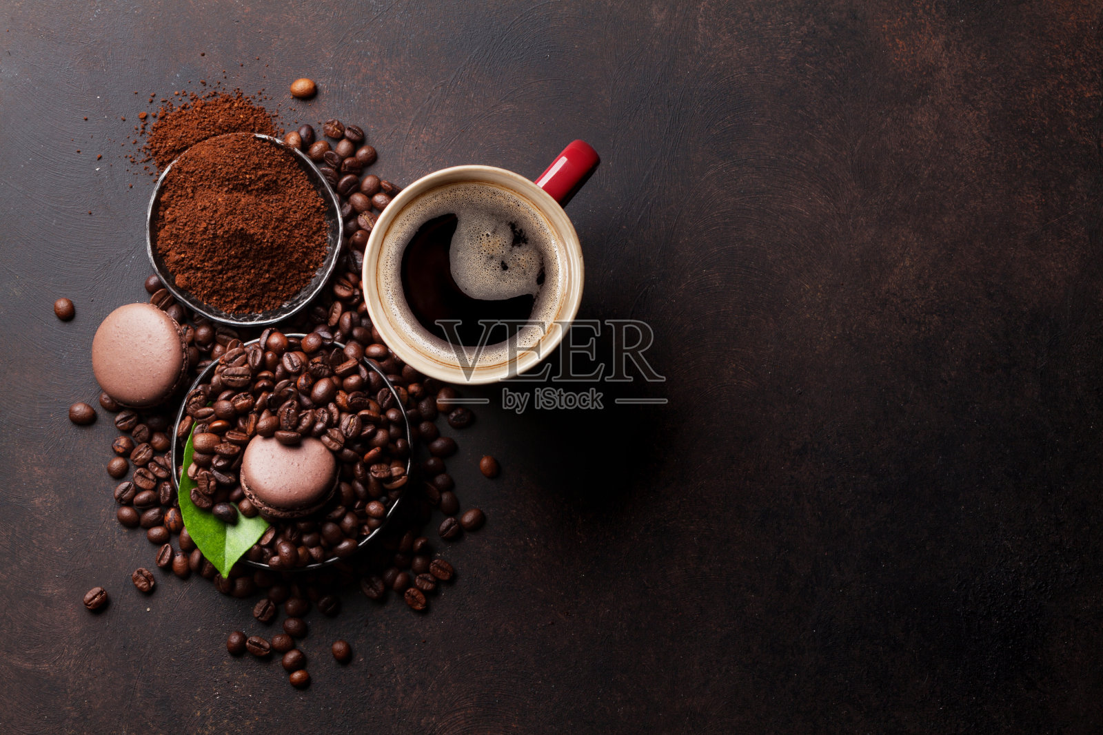 咖啡杯，豆子，巧克力照片摄影图片