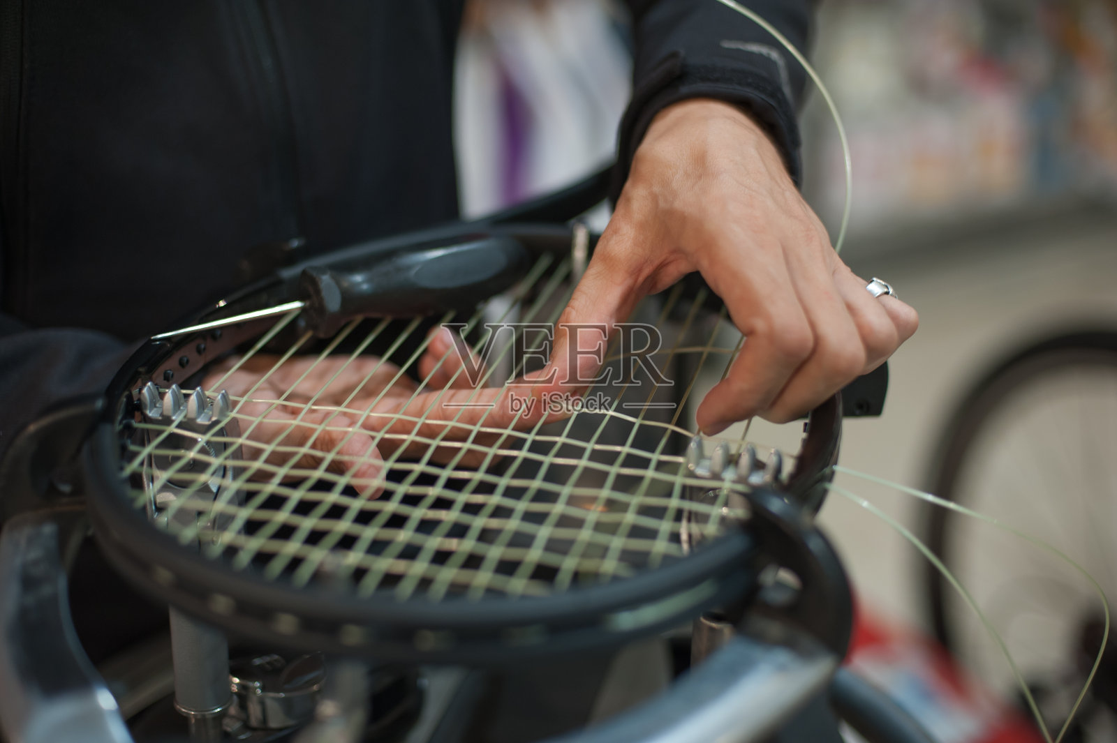 特写的网球弦手做球拍弦照片摄影图片