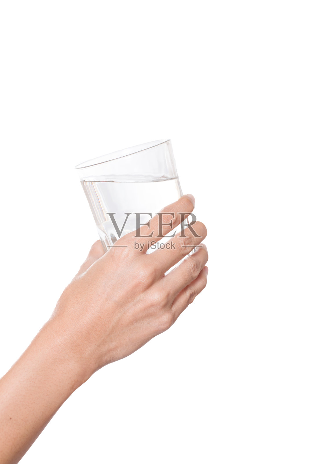 女人手里拿着一杯水孤立在白色的背景上照片摄影图片