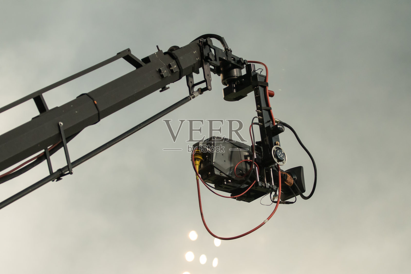 电视摄像机在起重机上的足球马赫或音乐会照片摄影图片