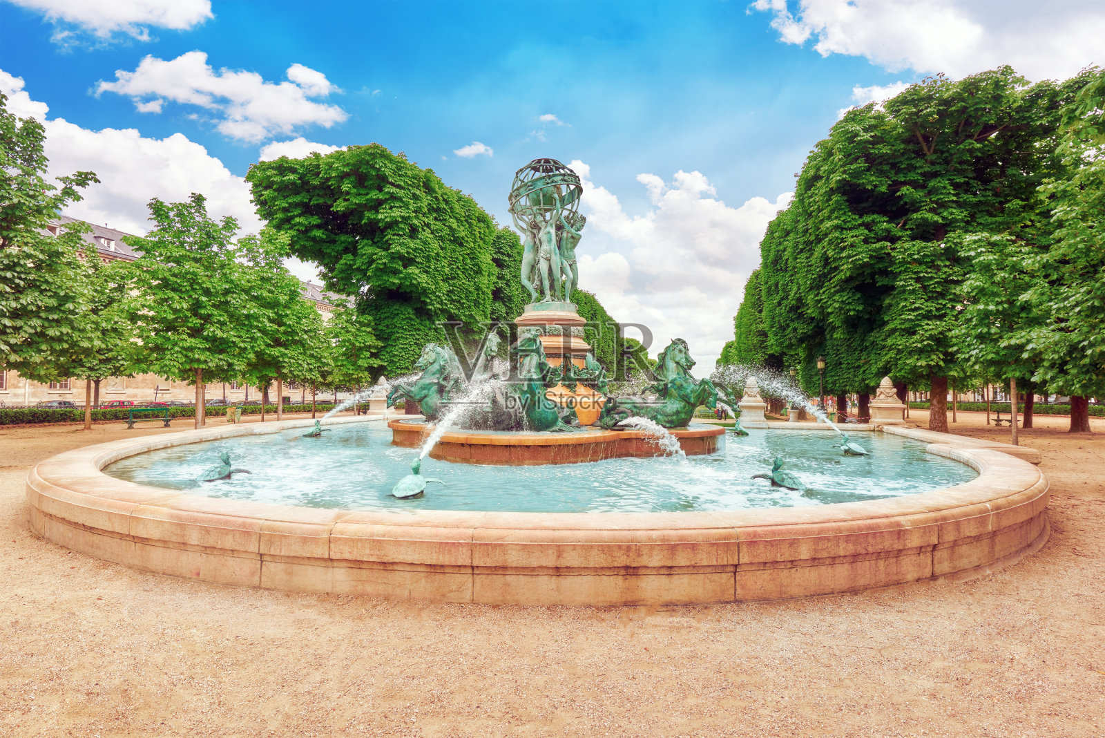 巴黎卢森堡花园附近的方丹天文台。照片摄影图片