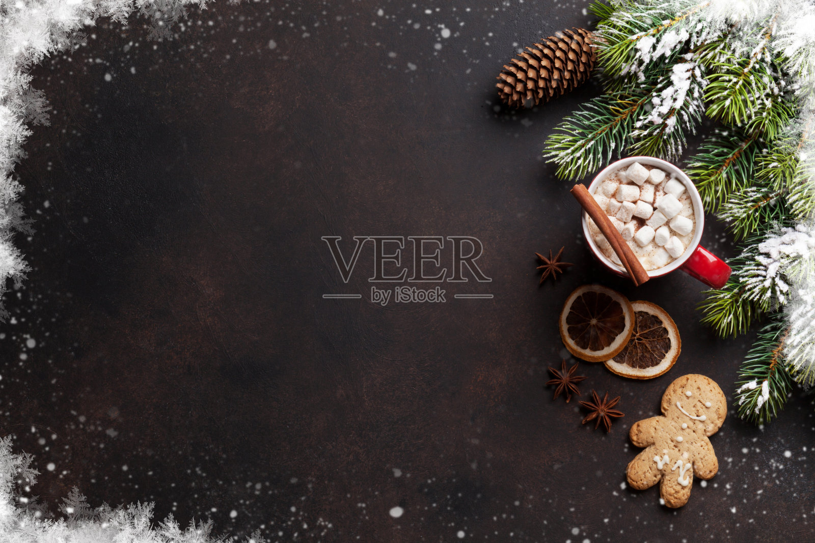 圣诞背景配热巧克力和棉花糖照片摄影图片