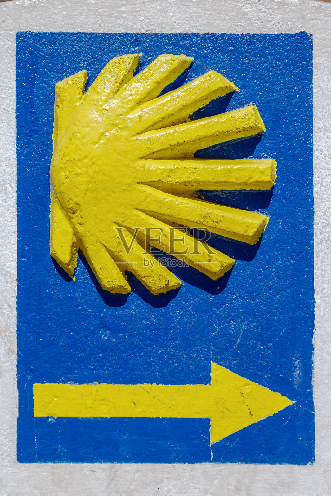 扇贝指示器标志朝圣者圣地亚哥路蓬费拉达西班牙照片摄影图片