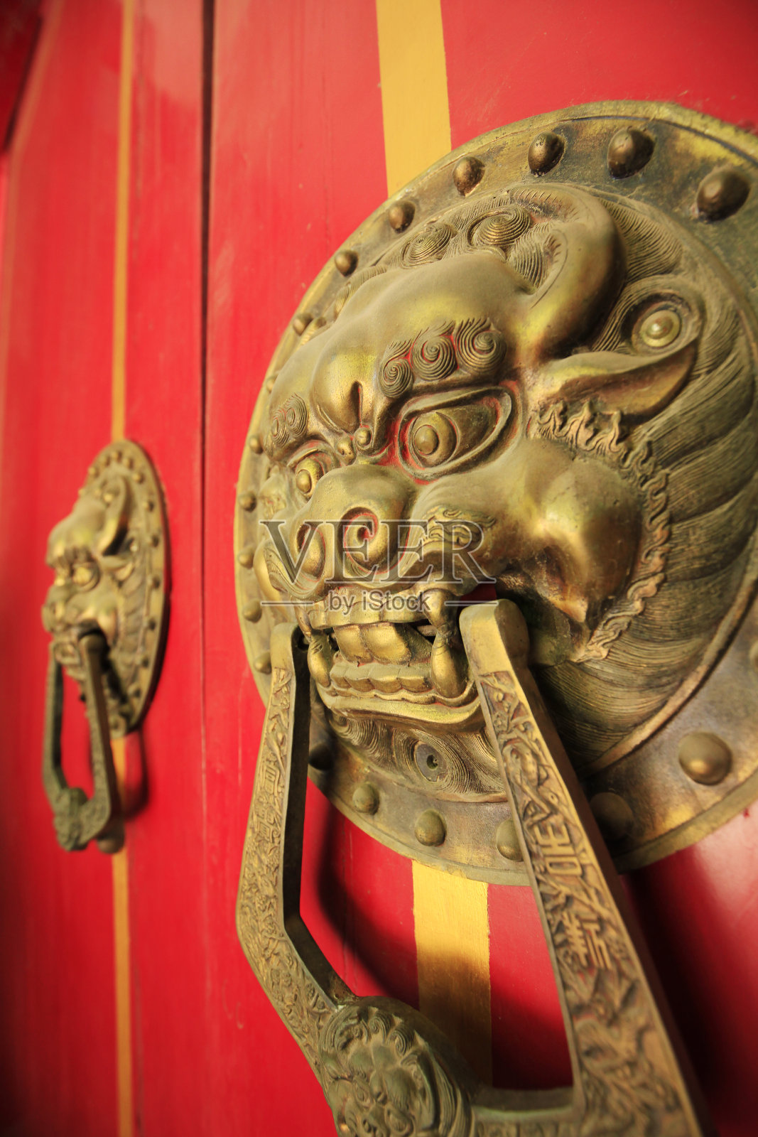中国古代建筑铜质门环照片摄影图片