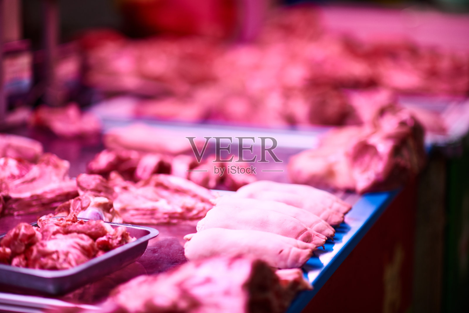 猪脚和显示在小贩在菜市场照片摄影图片