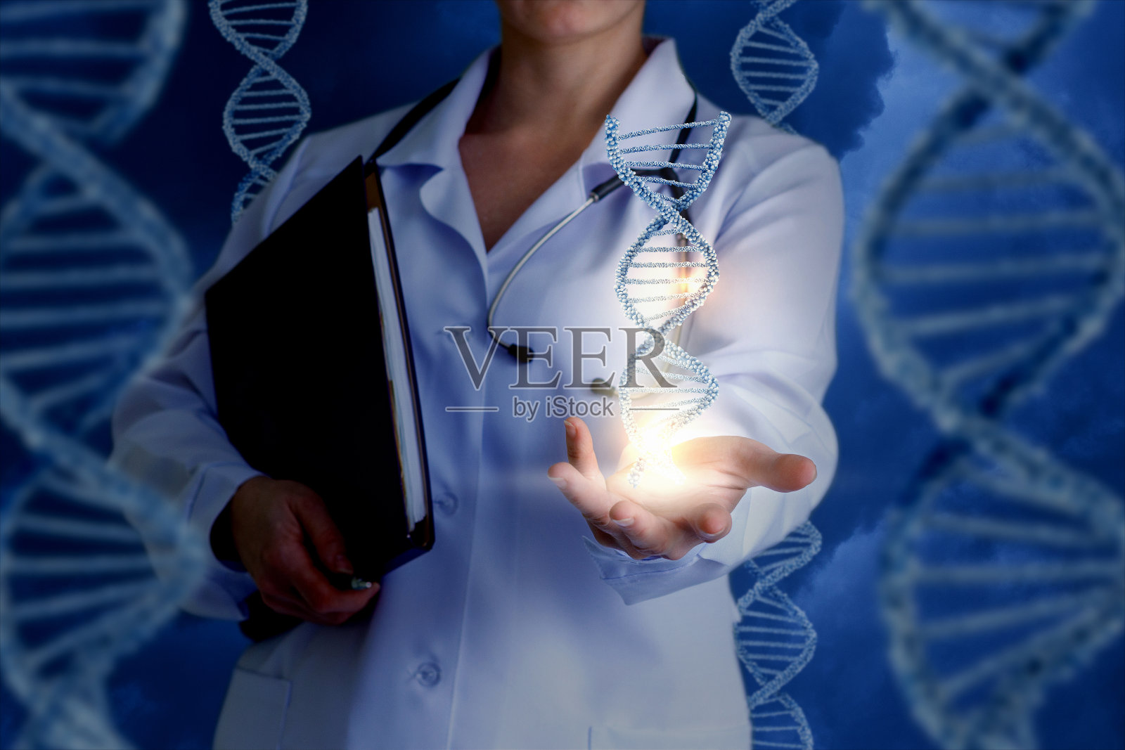 DNA显示医生的背景是蓝色。照片摄影图片