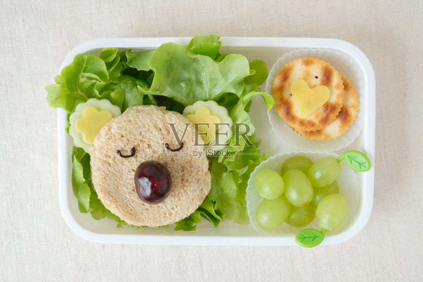 考拉熊午餐盒，给孩子们的有趣的食物艺术照片摄影图片