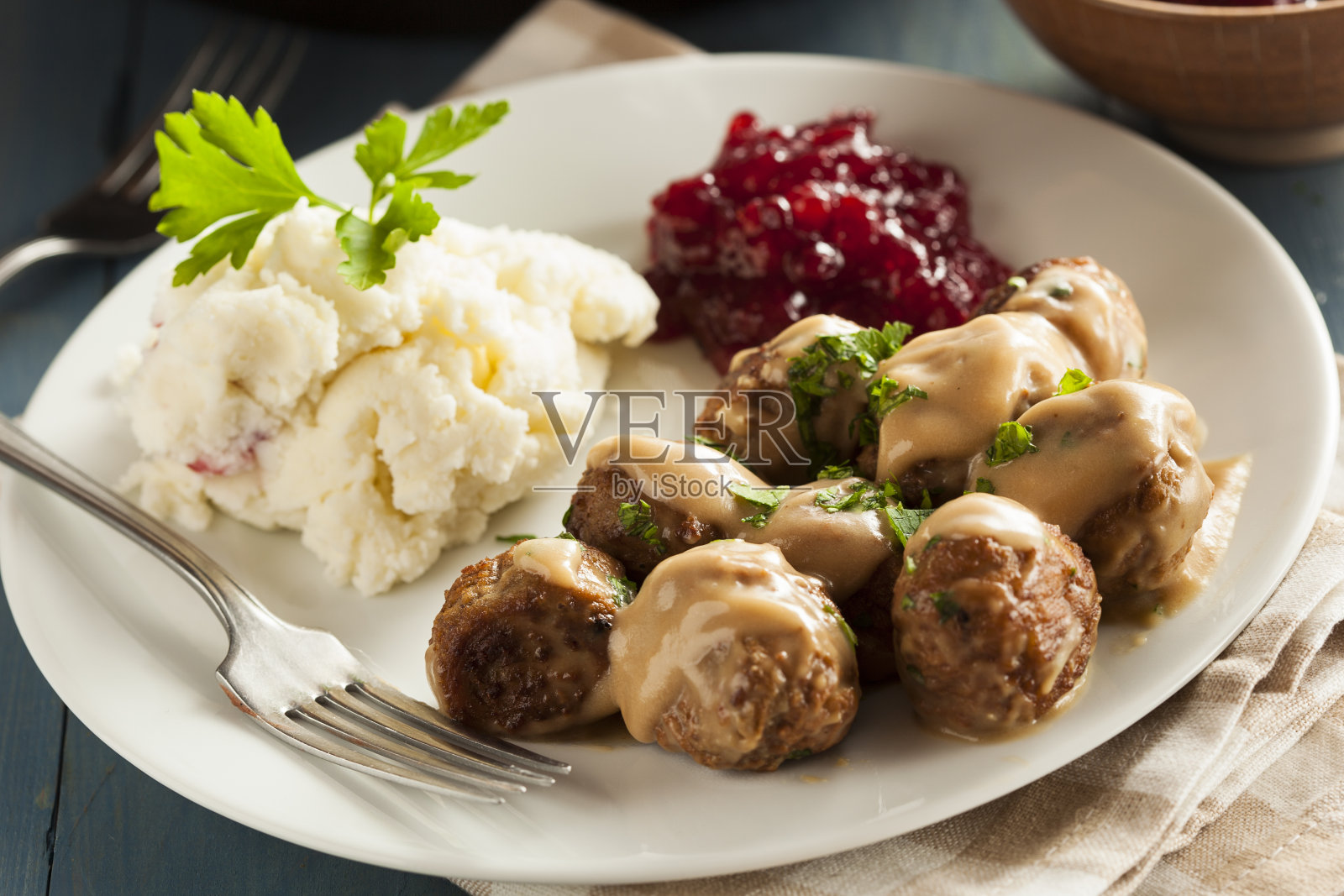 自制瑞典肉丸配奶油沙司照片摄影图片