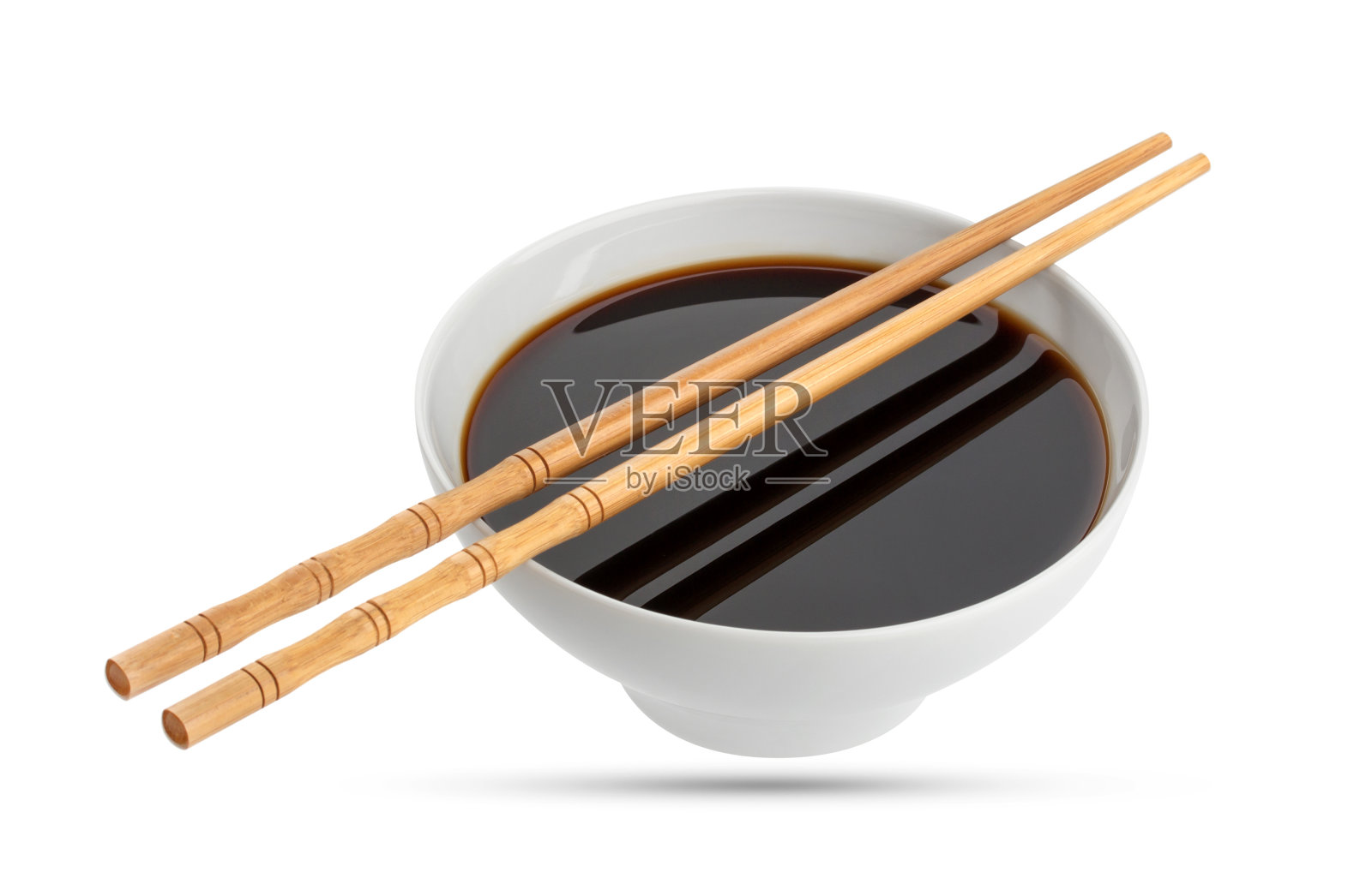 酱油和筷子隔离上白照片摄影图片