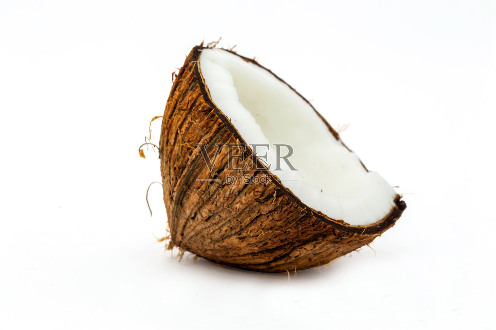 半椰子孤立在白色上照片摄影图片