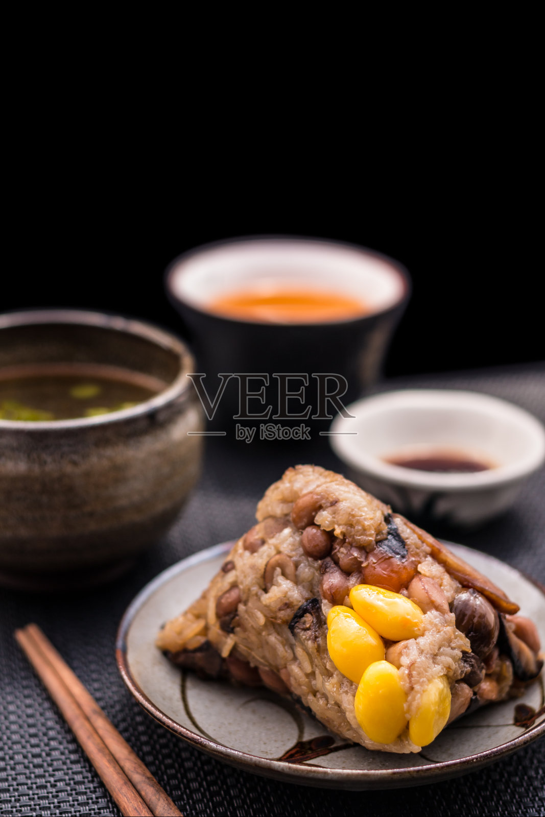 粽子或亚洲中国的糯米饺子照片摄影图片