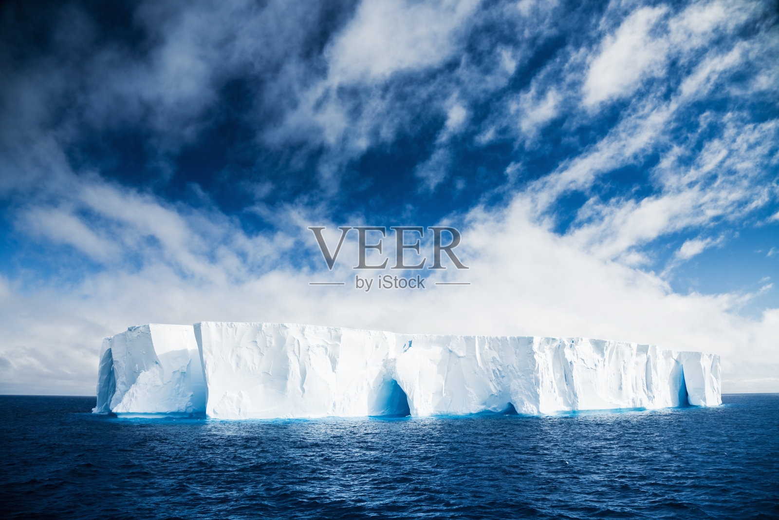 美丽的南极冰山照片摄影图片