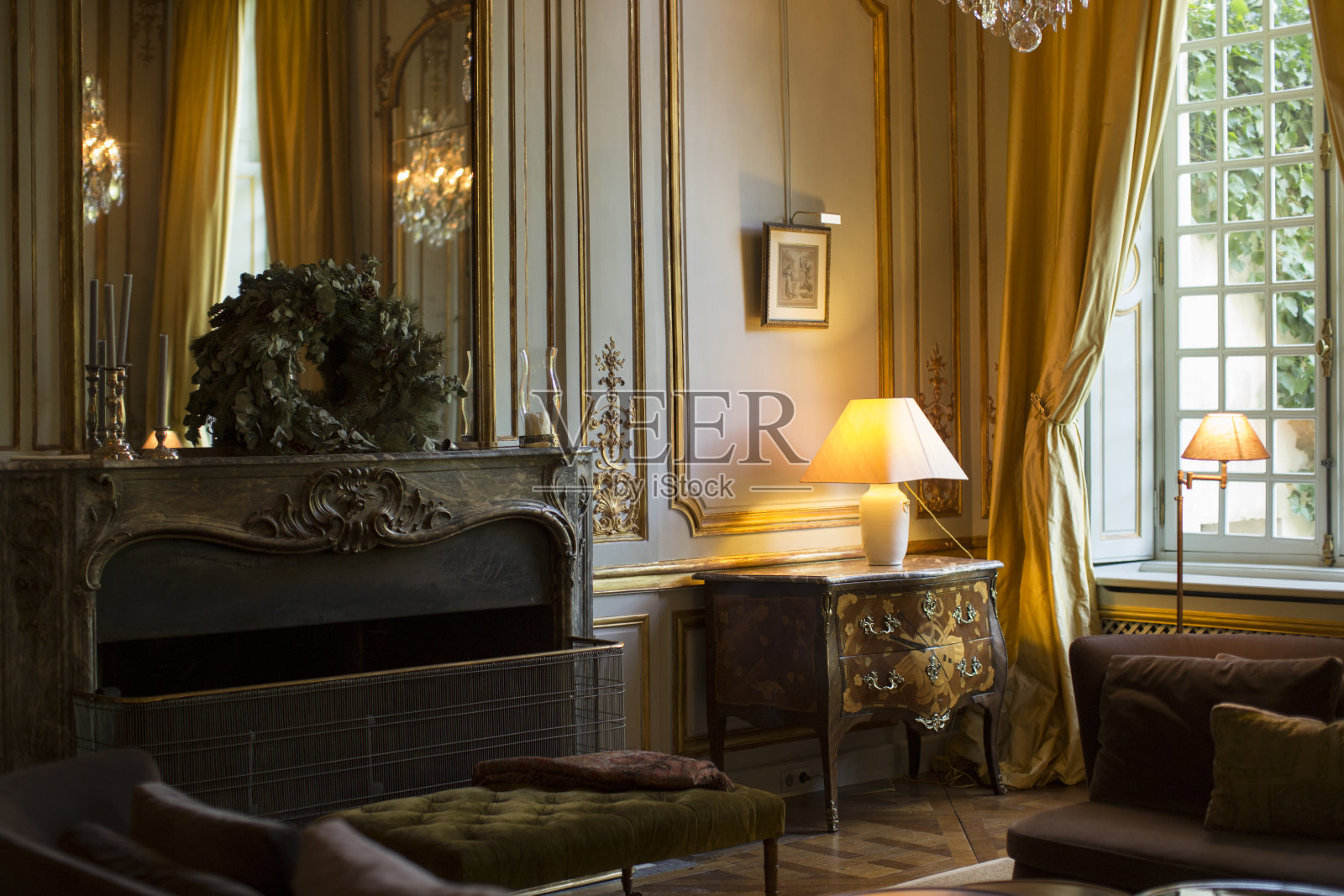 豪华典雅的法式客厅。照片摄影图片