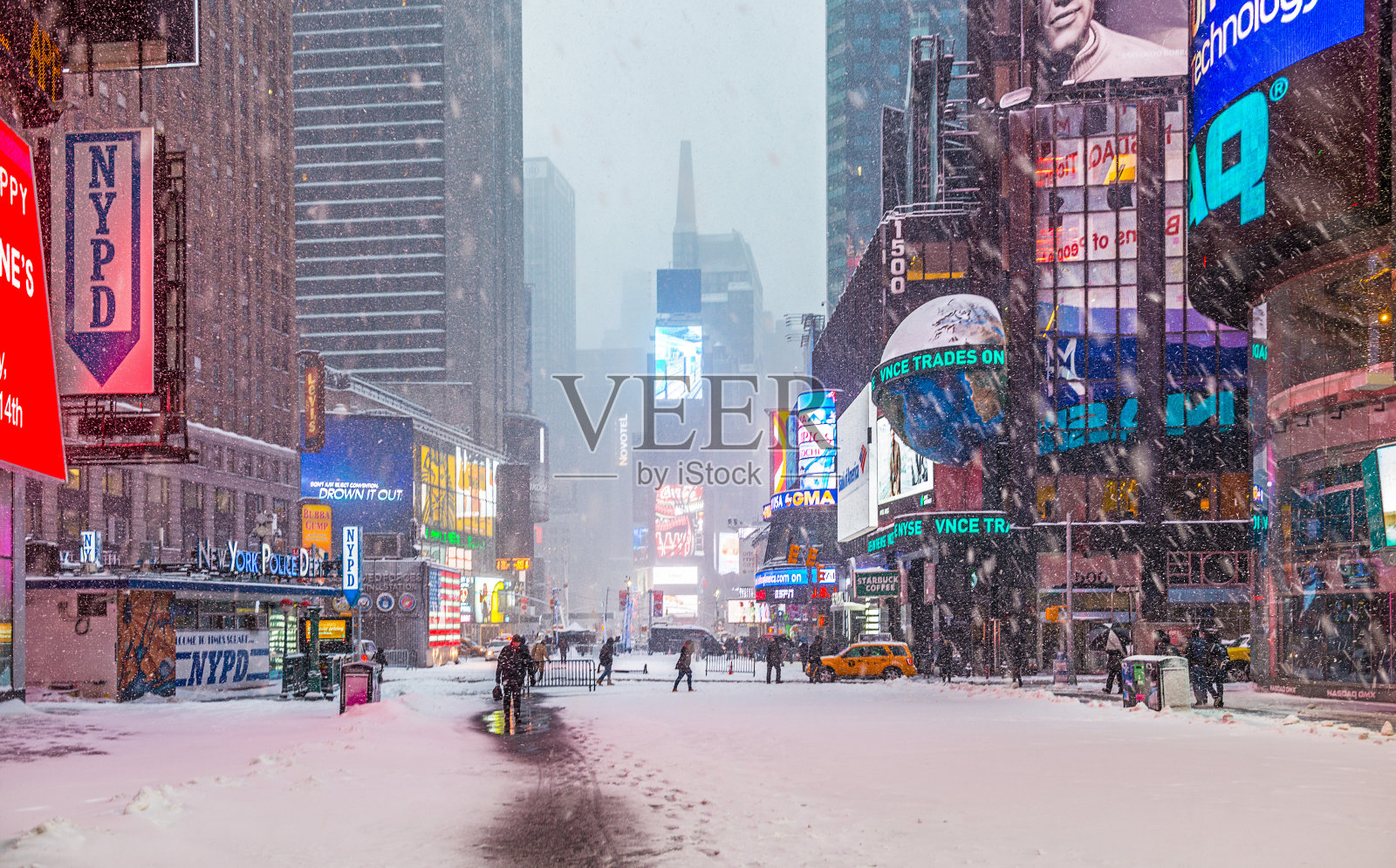时代广场的暴风雪照片摄影图片