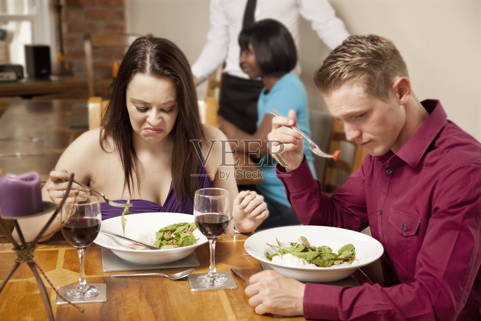 女人不喜欢吃饭照片摄影图片