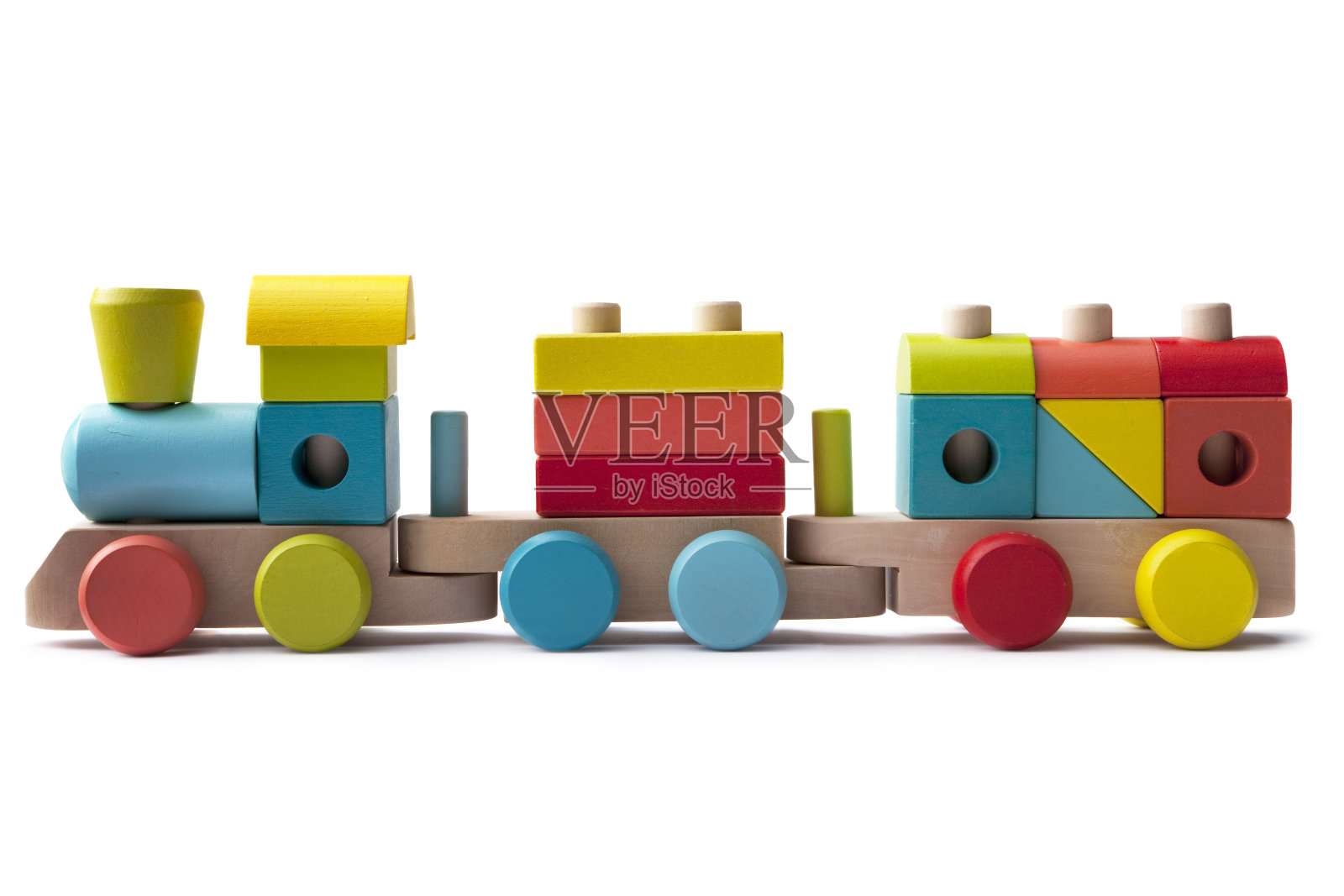 玩具:木制火车孤立的白色背景照片摄影图片