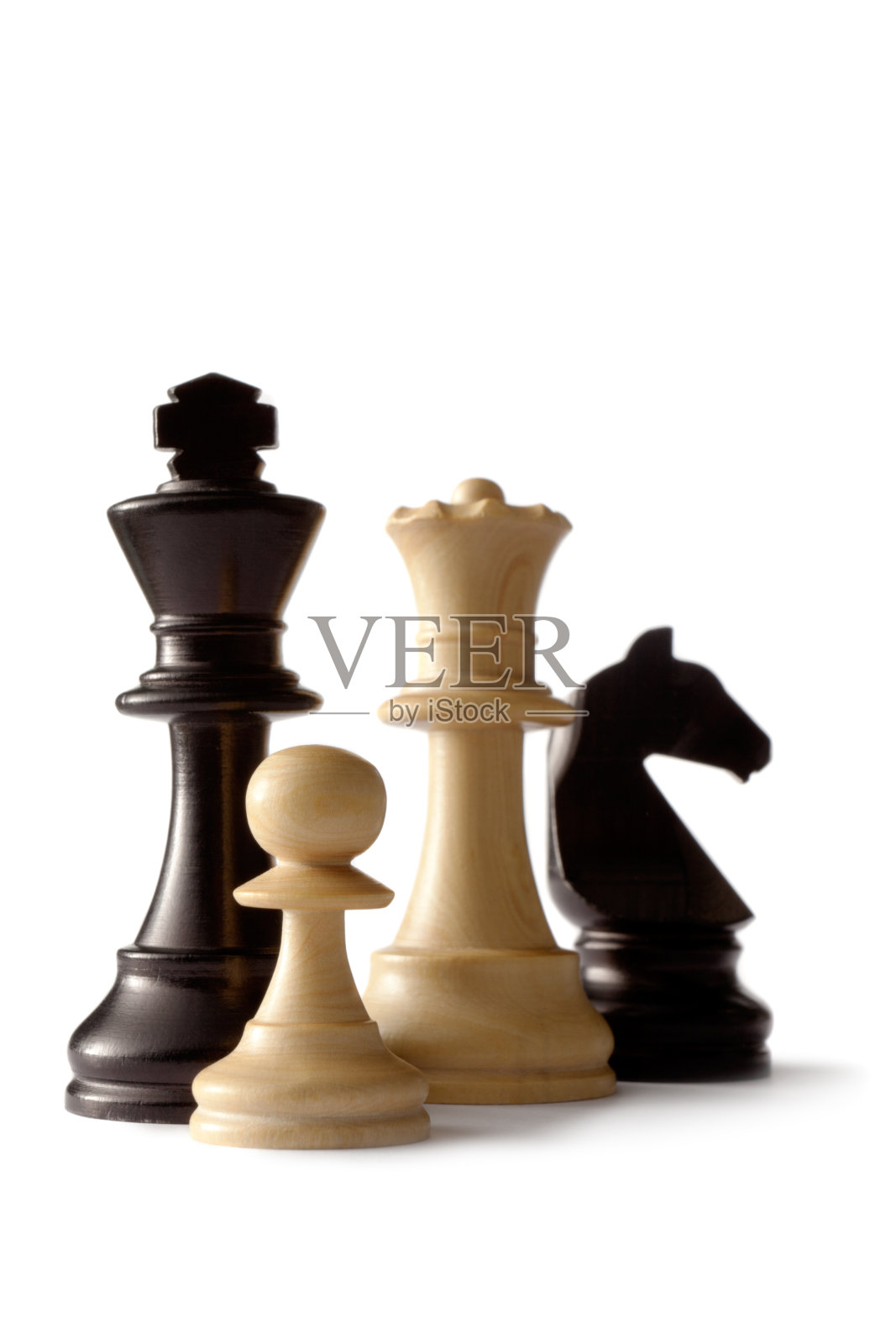 国际象棋:国王，王后，骑士和卒孤立在白色背景照片摄影图片