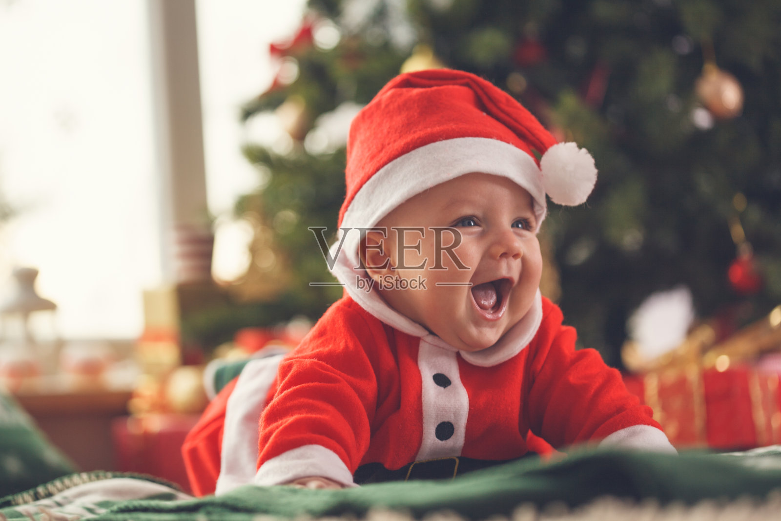 圣诞节的男婴照片摄影图片