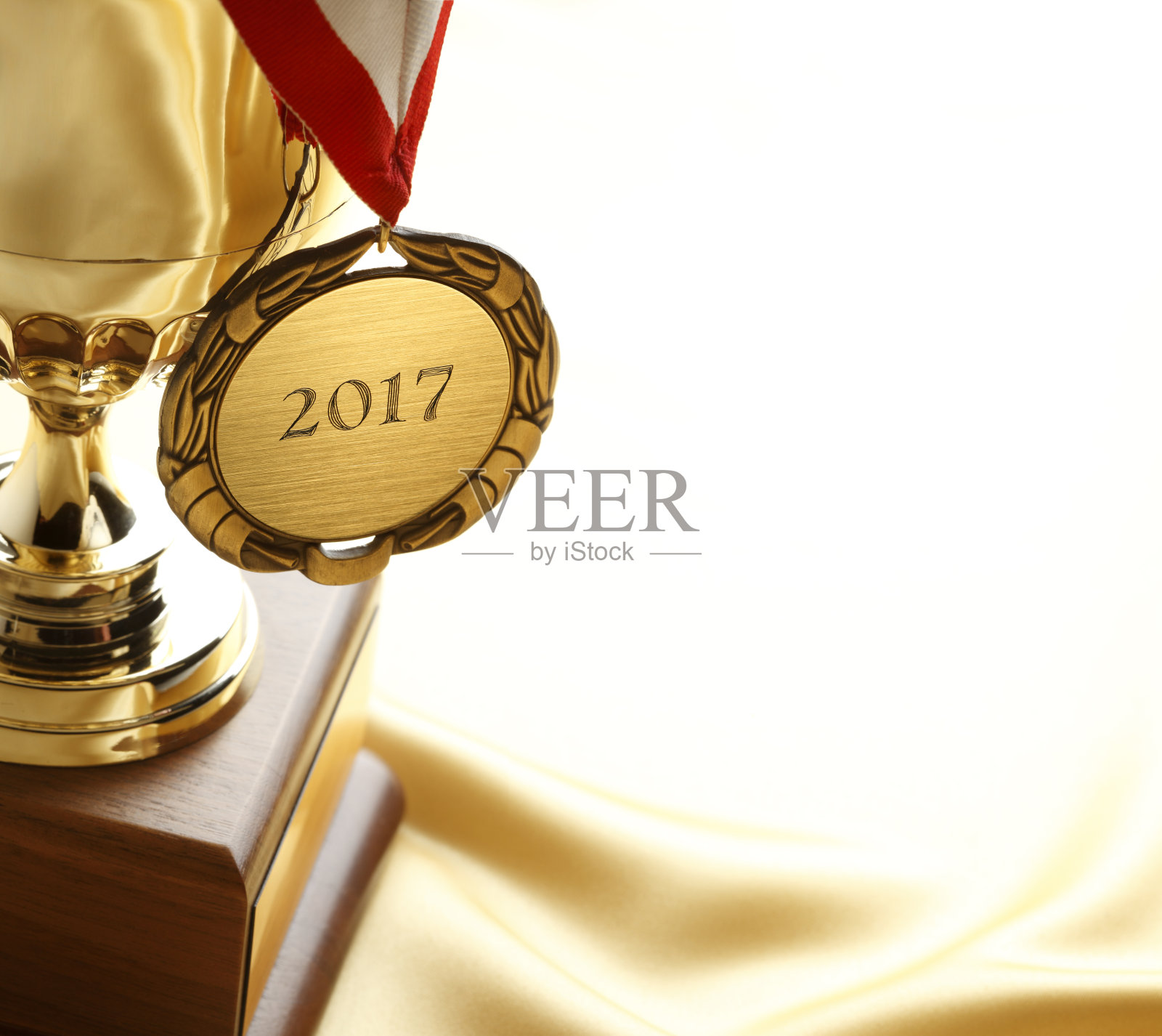 2017年金牌和奖杯照片摄影图片
