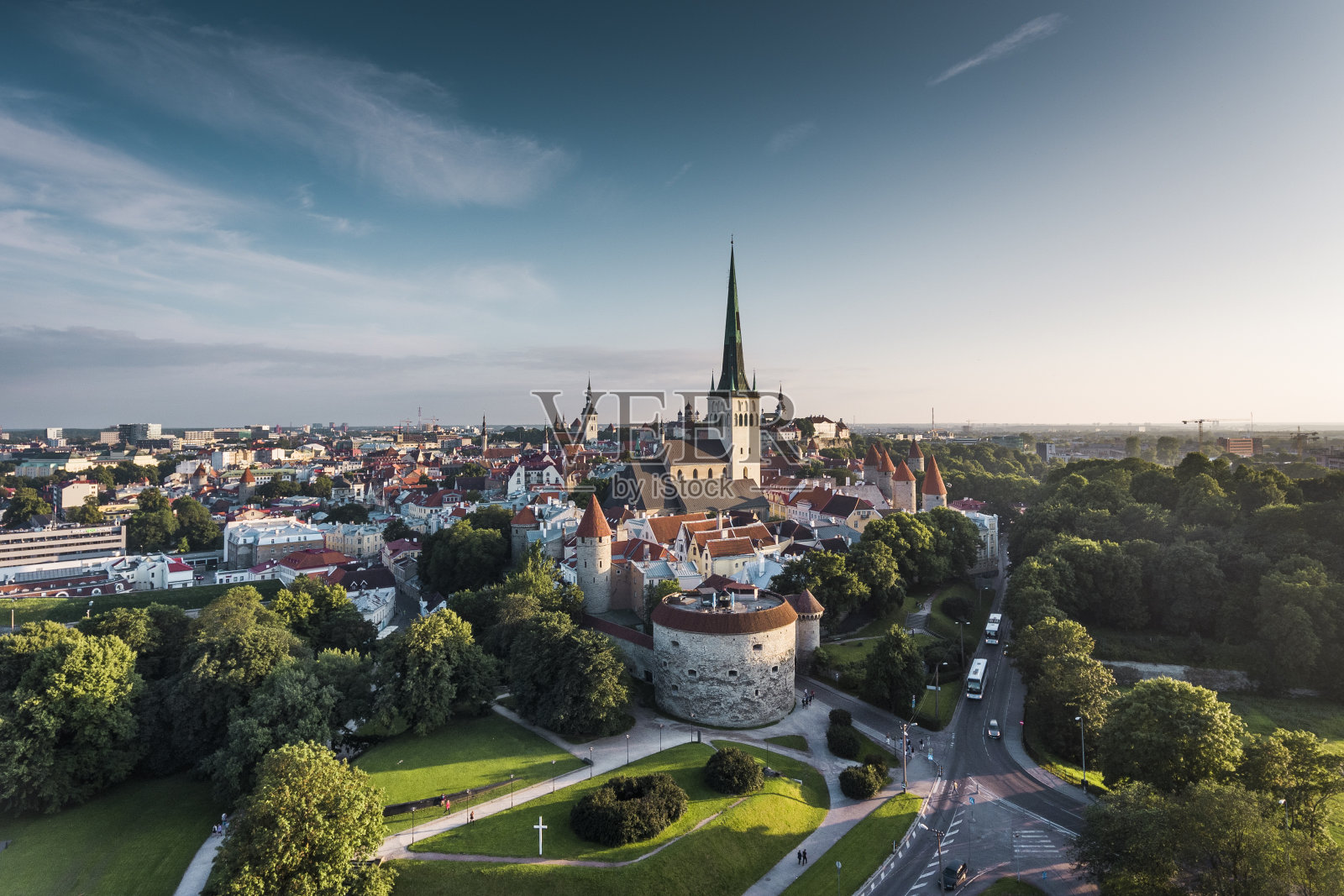 塔林老城鸟瞰图，爱沙尼亚照片摄影图片