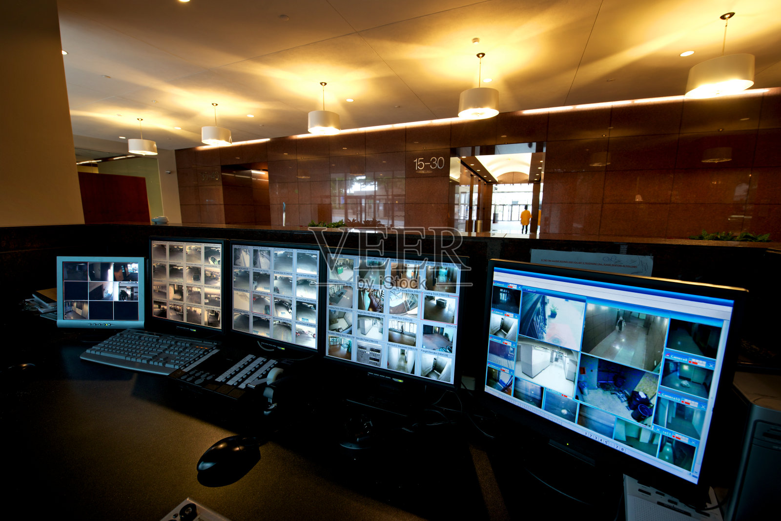 办公大楼的安全监视器照片摄影图片