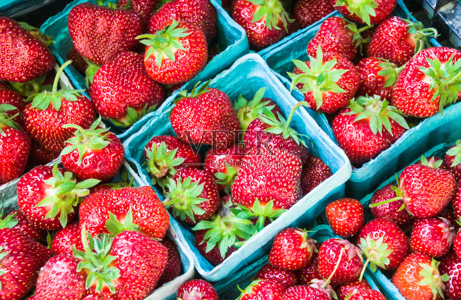 多汁的红草莓照片摄影图片