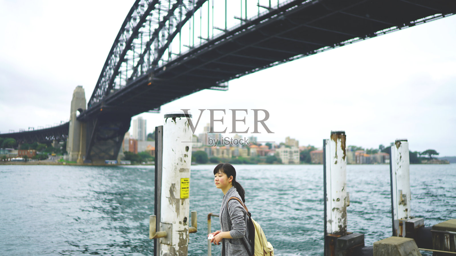 年轻的日本女孩在悉尼旅行照片摄影图片
