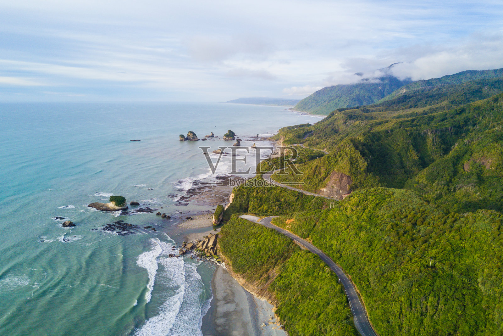 新西兰南岛西海岸鸟瞰图。照片摄影图片
