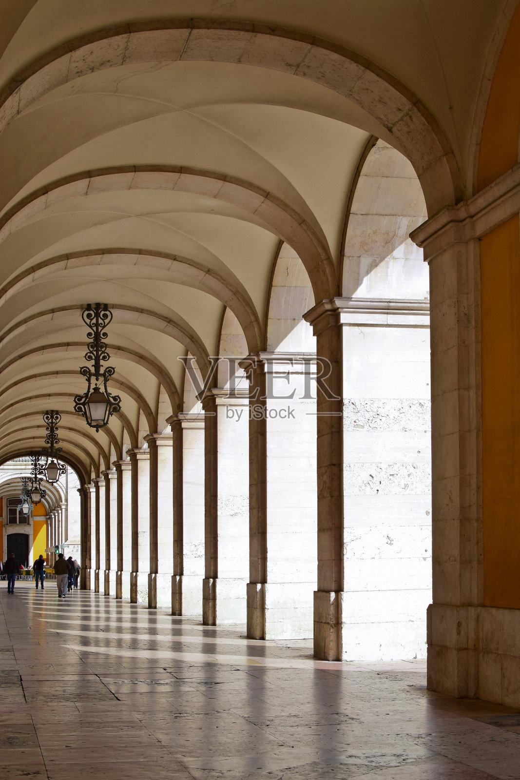 葡萄牙里斯本最高法院的拱廊照片摄影图片