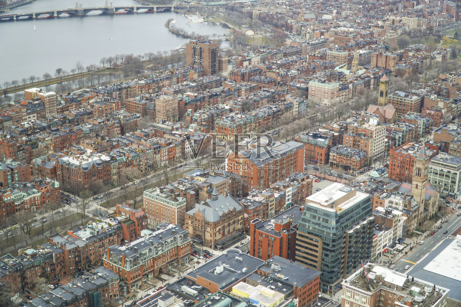 2017年4月3日，马萨诸塞州波士顿市的广角鸟瞰图照片摄影图片