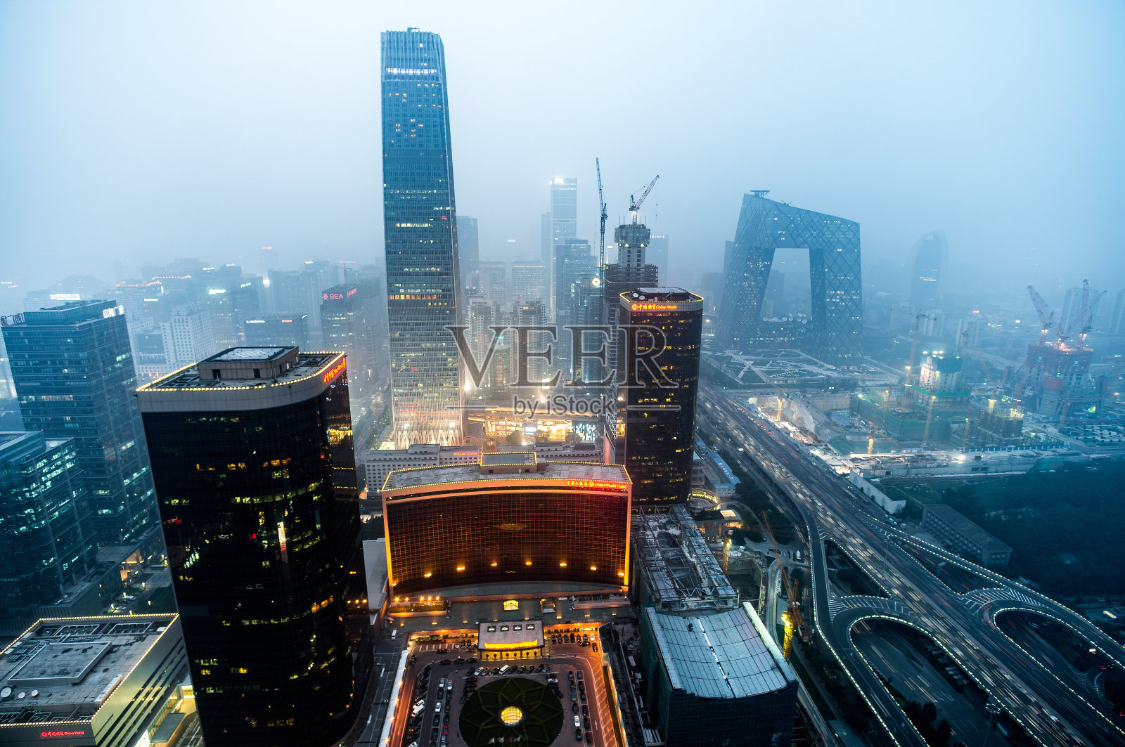 中国首都北京国贸的城市天际线照片摄影图片