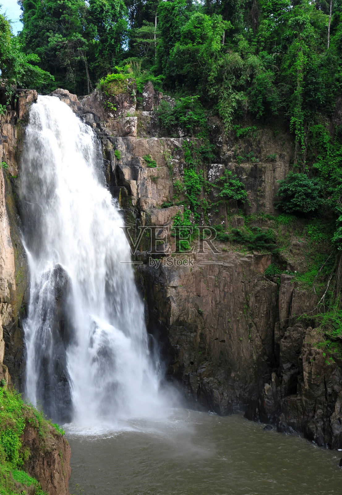 泰国好耀国家公园的那洛克瀑布照片摄影图片