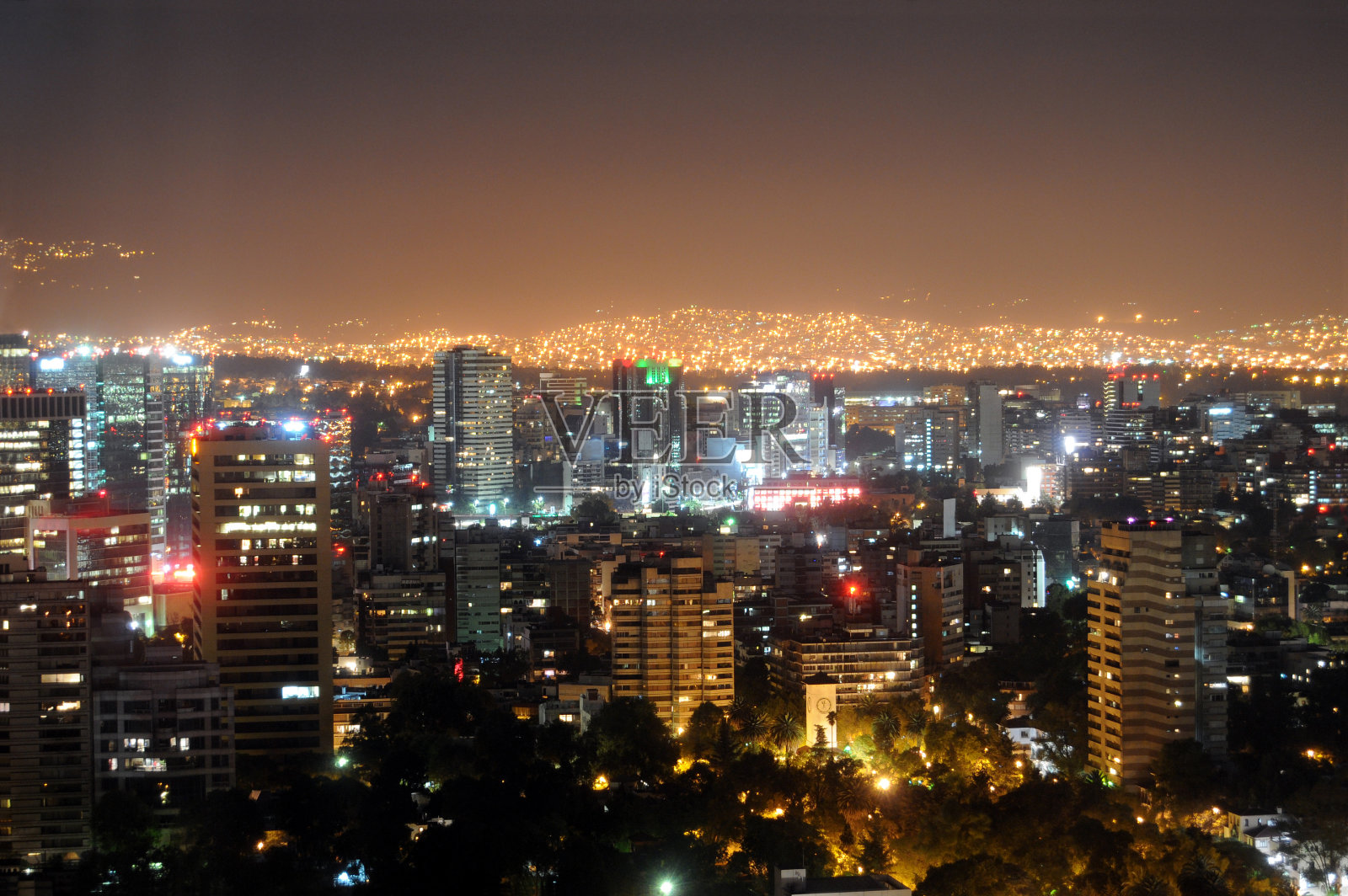 墨西哥城夜晚灯火通明照片摄影图片