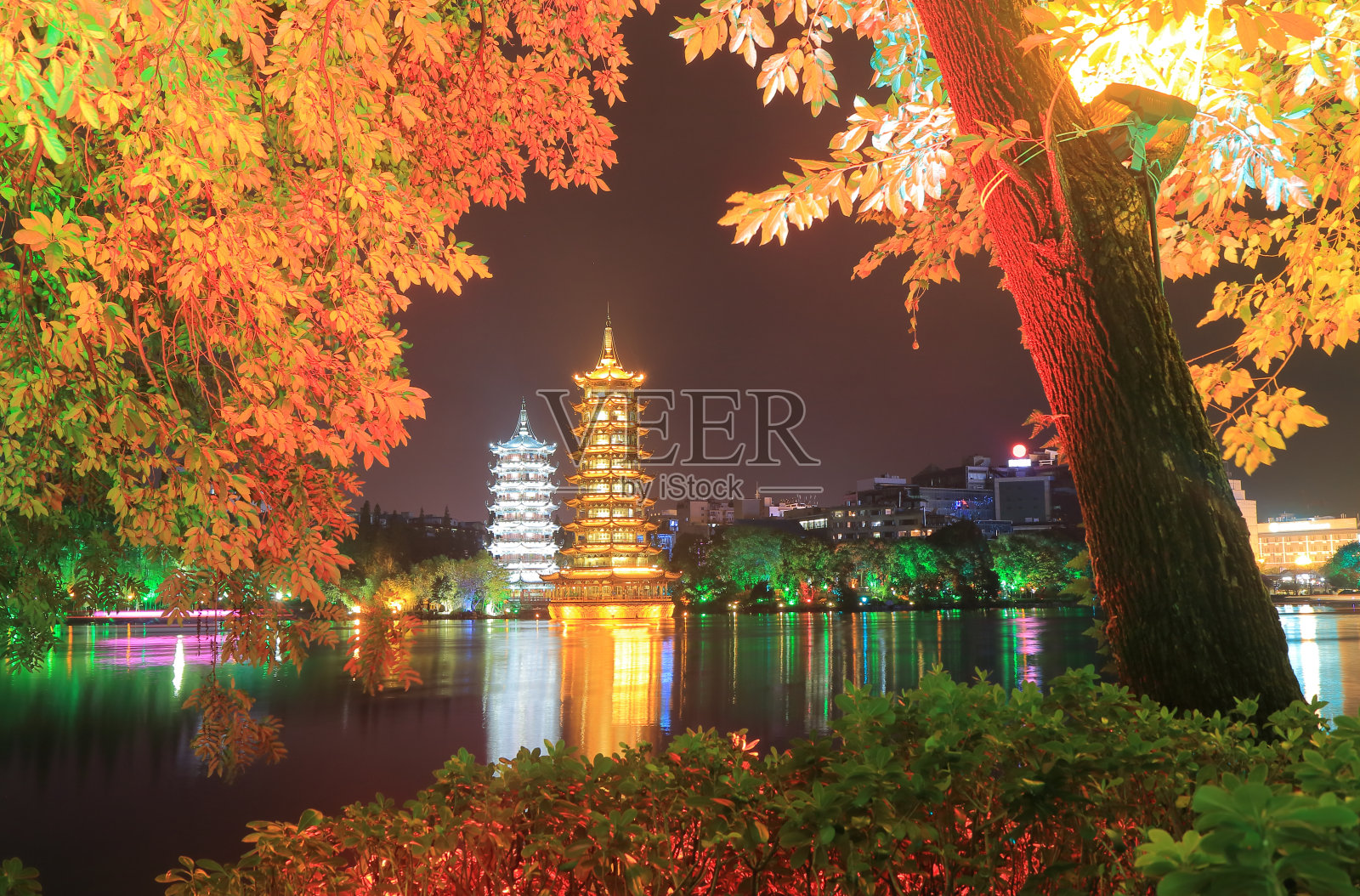 中国桂林日月塔寺照片摄影图片