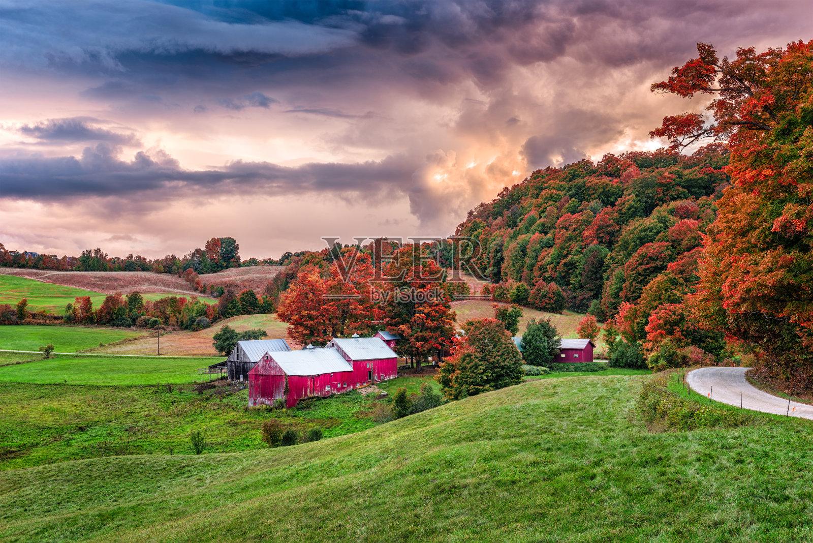 佛蒙特州秋天的农场照片摄影图片