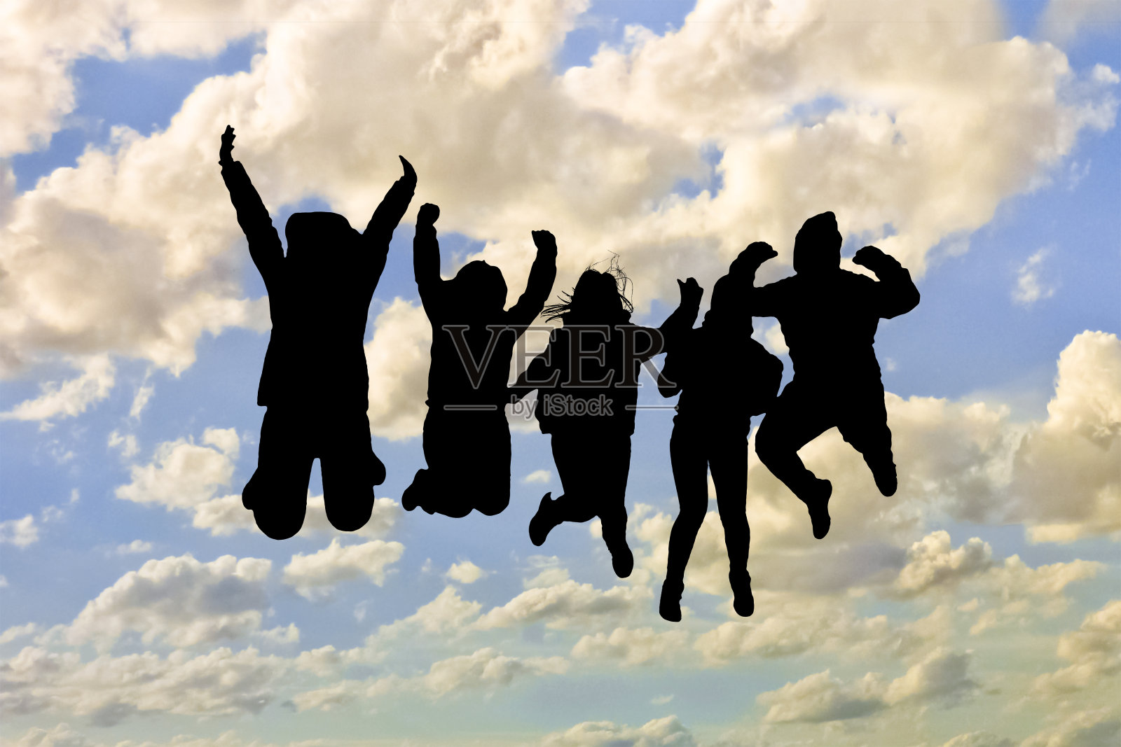 一群人在天空中跳跃剪影插画图片素材