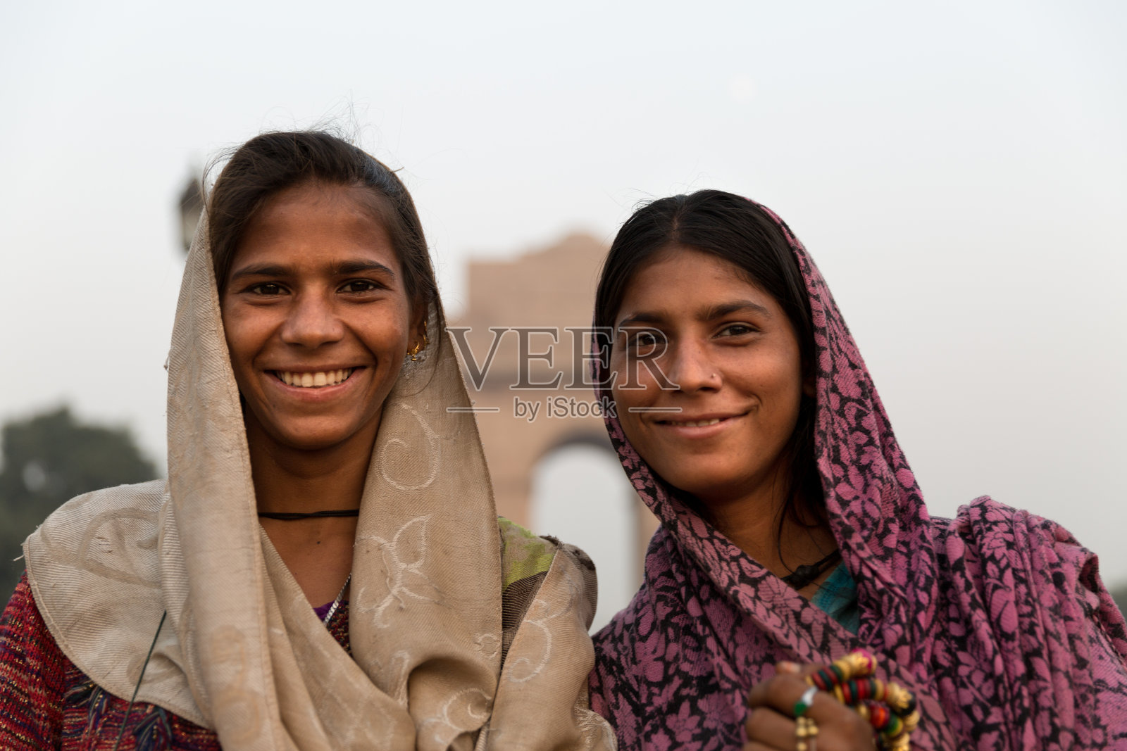 印度吉卜赛女孩，印度新德里照片摄影图片