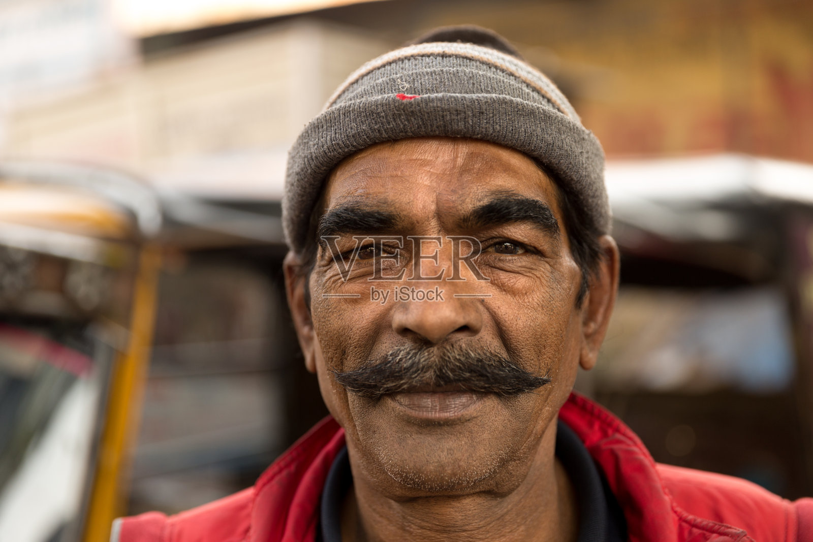 印度拉贾斯坦邦斋浦尔一名Tuktuk司机的画像照片摄影图片