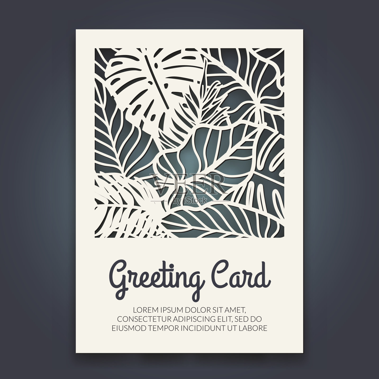 漂亮的棕榈树叶卡片。雨林主题。矢量模板激光切割。可用作请帖、信封、贺卡。纸工艺剪影。插画图片素材