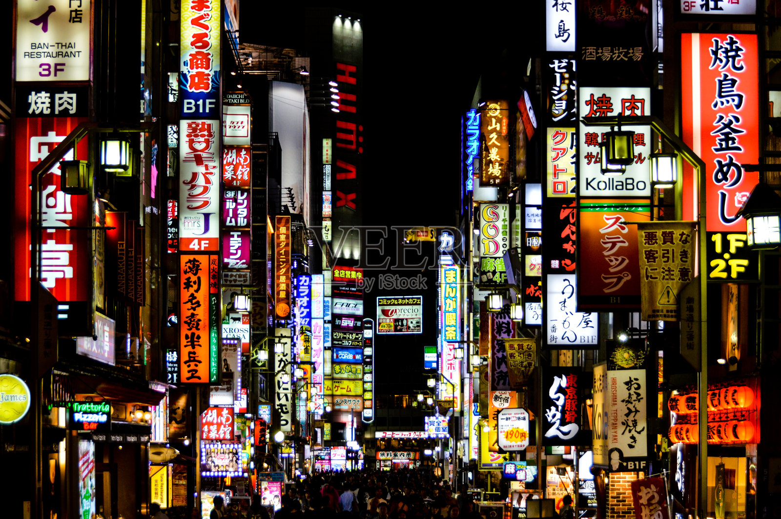 东京街景-新宿夜景照片摄影图片