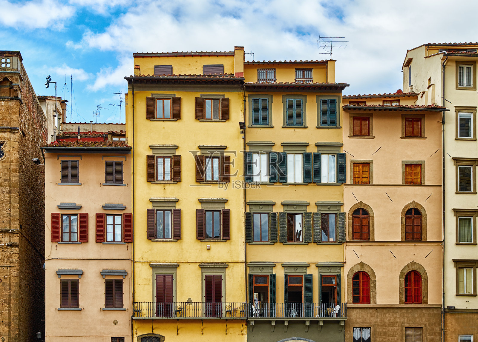 美丽的意大利老建筑的正面照片摄影图片
